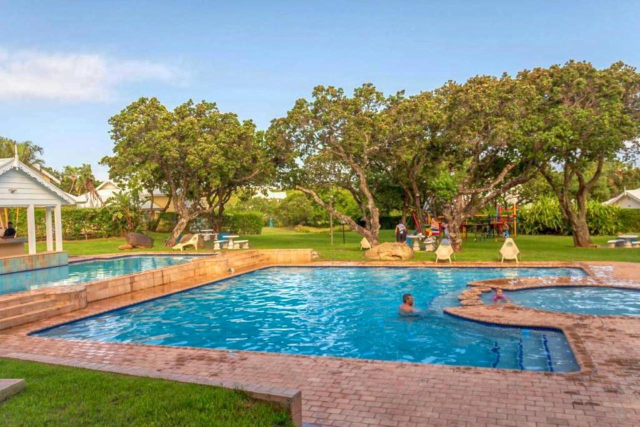 Caribbean Estates Lakeview Villa Port Edward Buitenkant foto