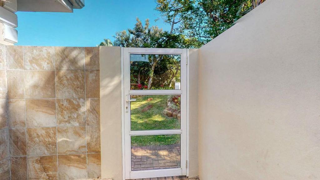 Caribbean Estates Lakeview Villa Port Edward Buitenkant foto